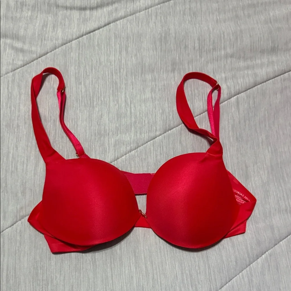 Victoria's Secret Bold Red Bra - Picture 1 of 4